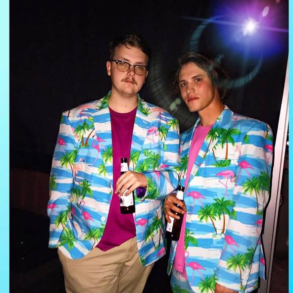 Meet your Posher, Robert - Picture 1 of 1